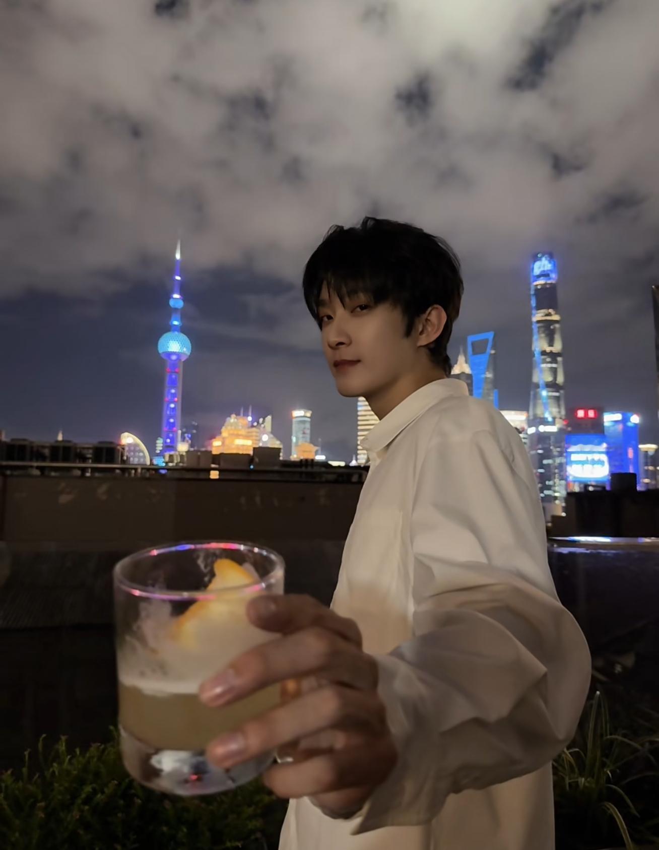 Cheers.ps：这是剪头发之前的图吗，应该是吧[柯基] ​​​