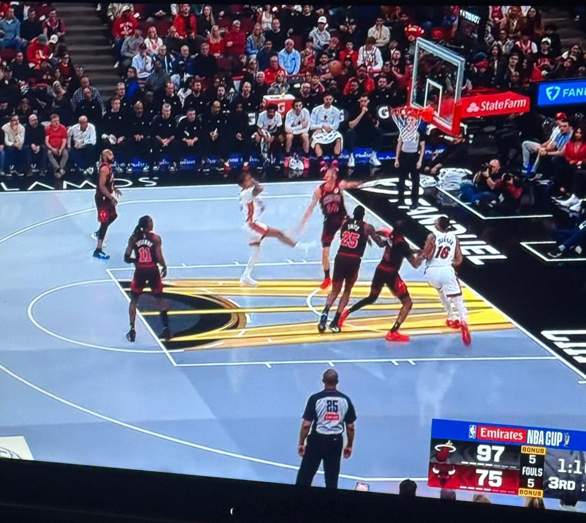 凯沙德约翰逊这哥们儿，身体素质真好，能跑能跳能防，就是球商太差了，技术糙的没边儿