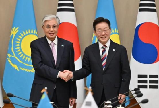 “哪怕再熬19年，也必须避开中国！”9月16日，韩国竟将中亚五国元首一次性请进首