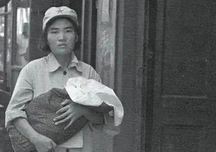 1937年5月，红九军军长孙玉清被杀害在西宁，遗孀陈淑娥为保住遗腹子，被迫嫁给杀