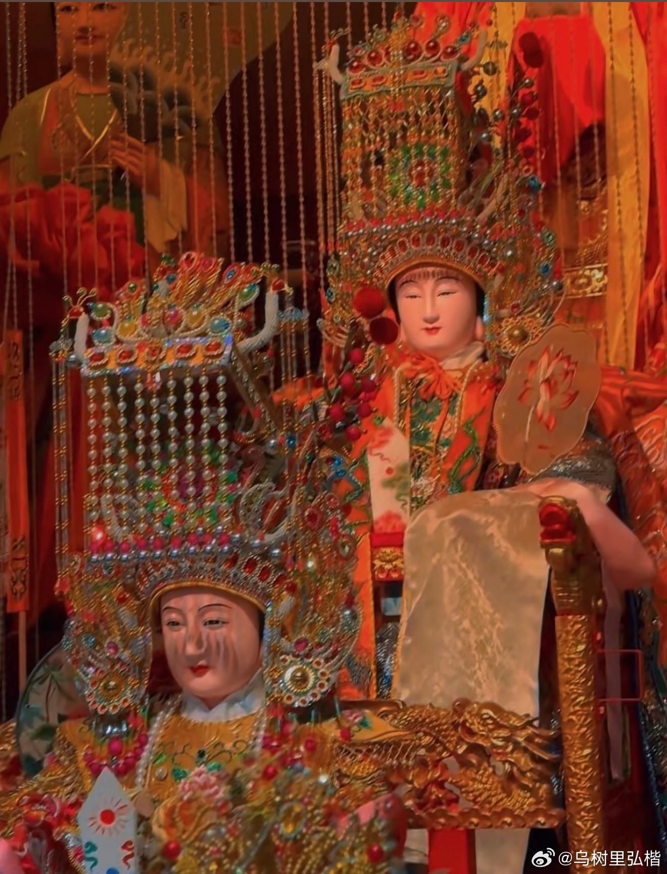 成年人的崩溃从不需要多大的理由，往往是几件微不足道的小事堆在一起，就能悄无声息地