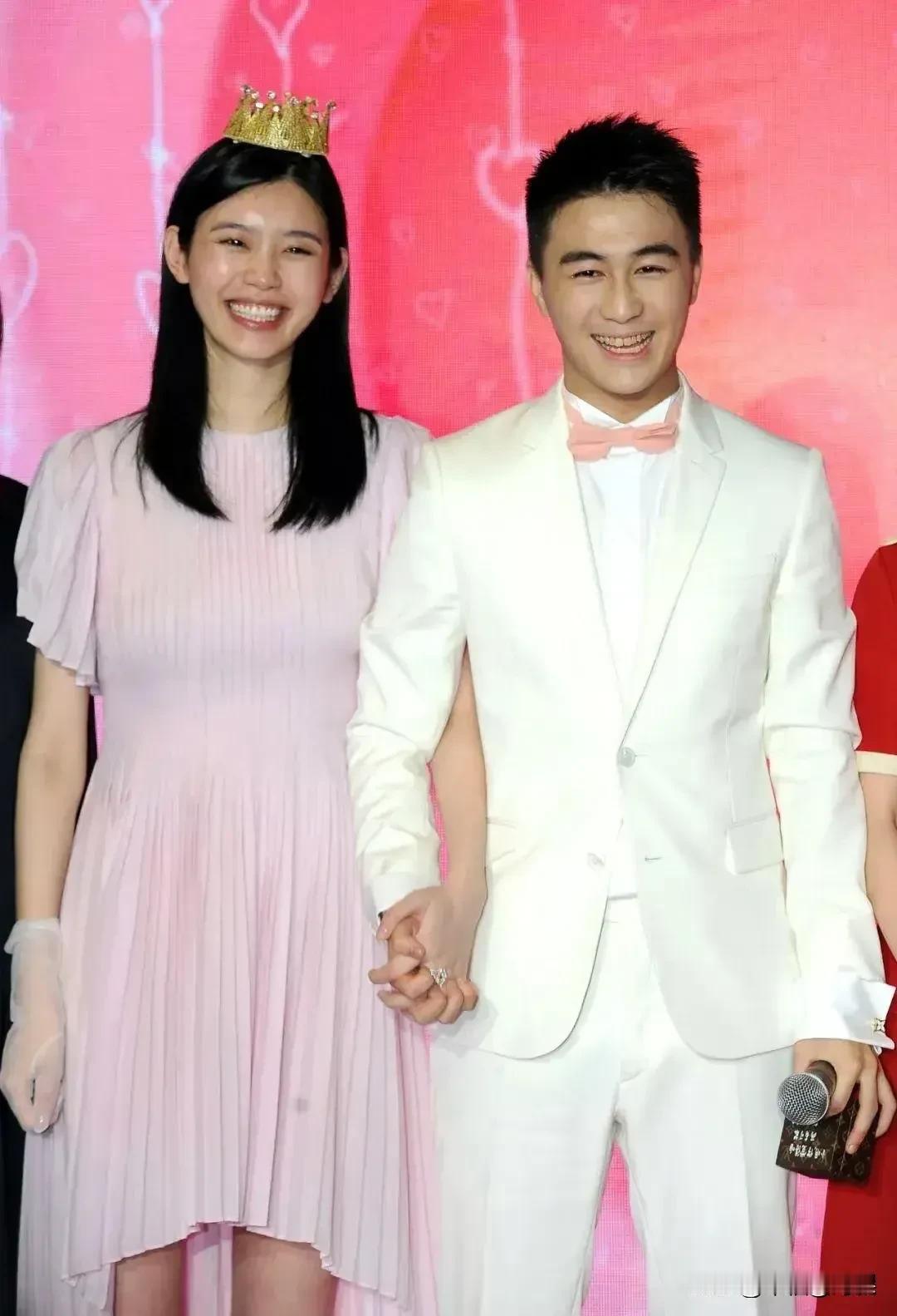 奚梦瑶与梁安琪的婆媳情深
前言： 在光鲜亮丽的娱乐圈和豪门世界里，婚姻往往不只是