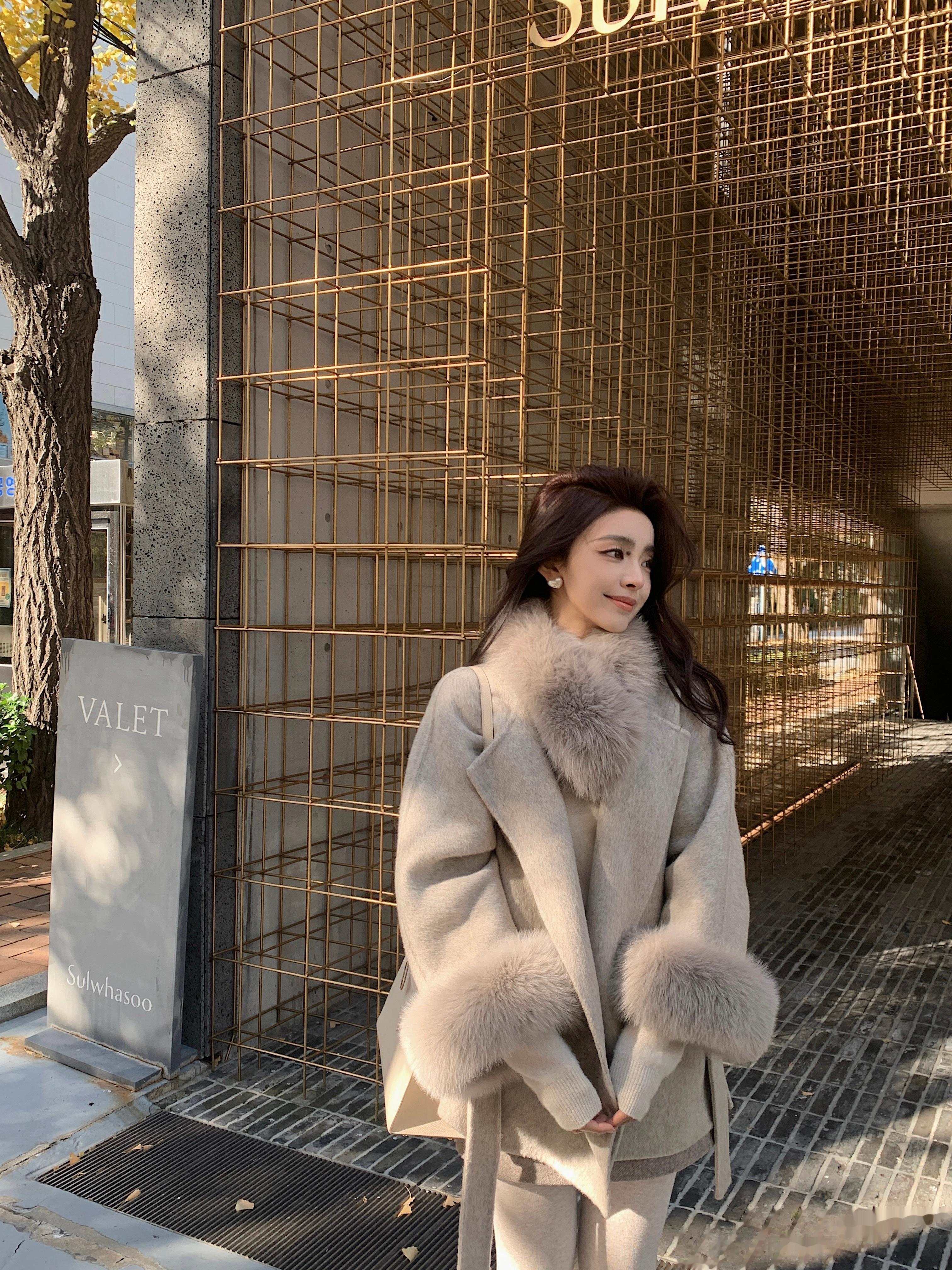 给大家过年的衣服准备好了 温温柔柔淑女气质的一件 （改到心力交瘁这件 上海工厂跑