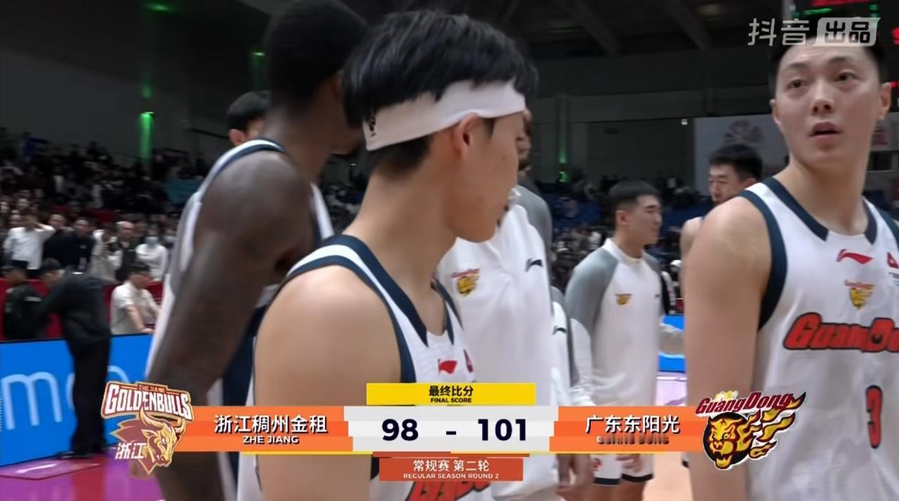 CBA常规赛的一场比赛中，
浙江男篮负于广东男篮，
徐杰值得一个国家队的名额，