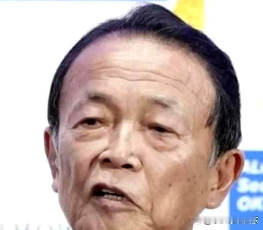 在自民党的闭门会议上，麻生太郎坦言对中日对峙的局势感到意外。他曾认为日本挑起争端