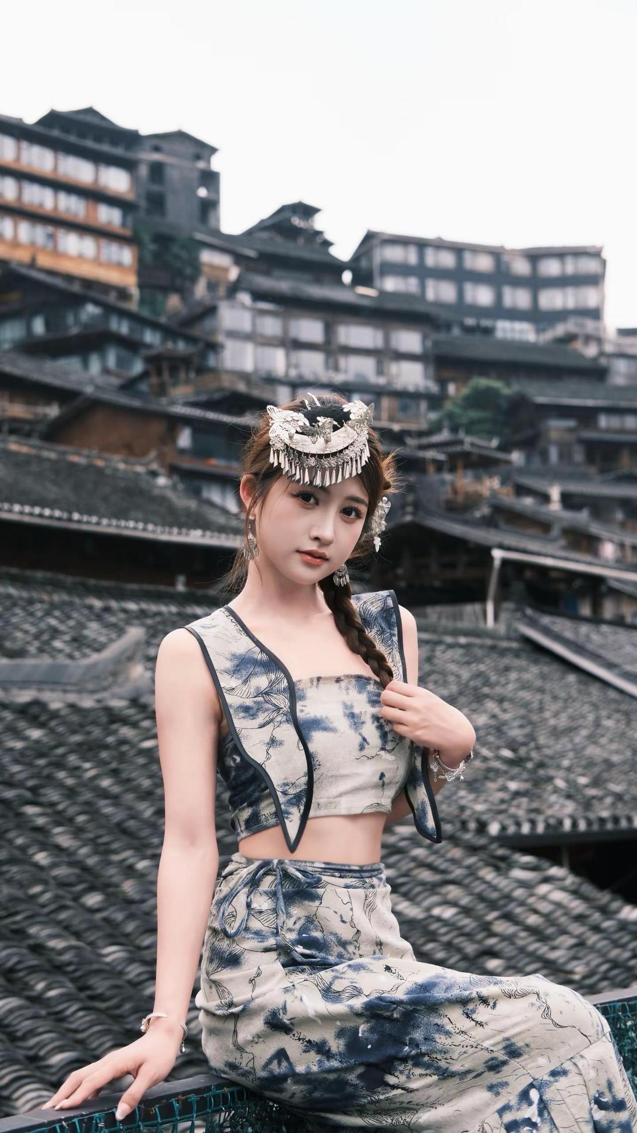 跟我回寨子吧。贵州 苗寨风情 西江千户苗寨