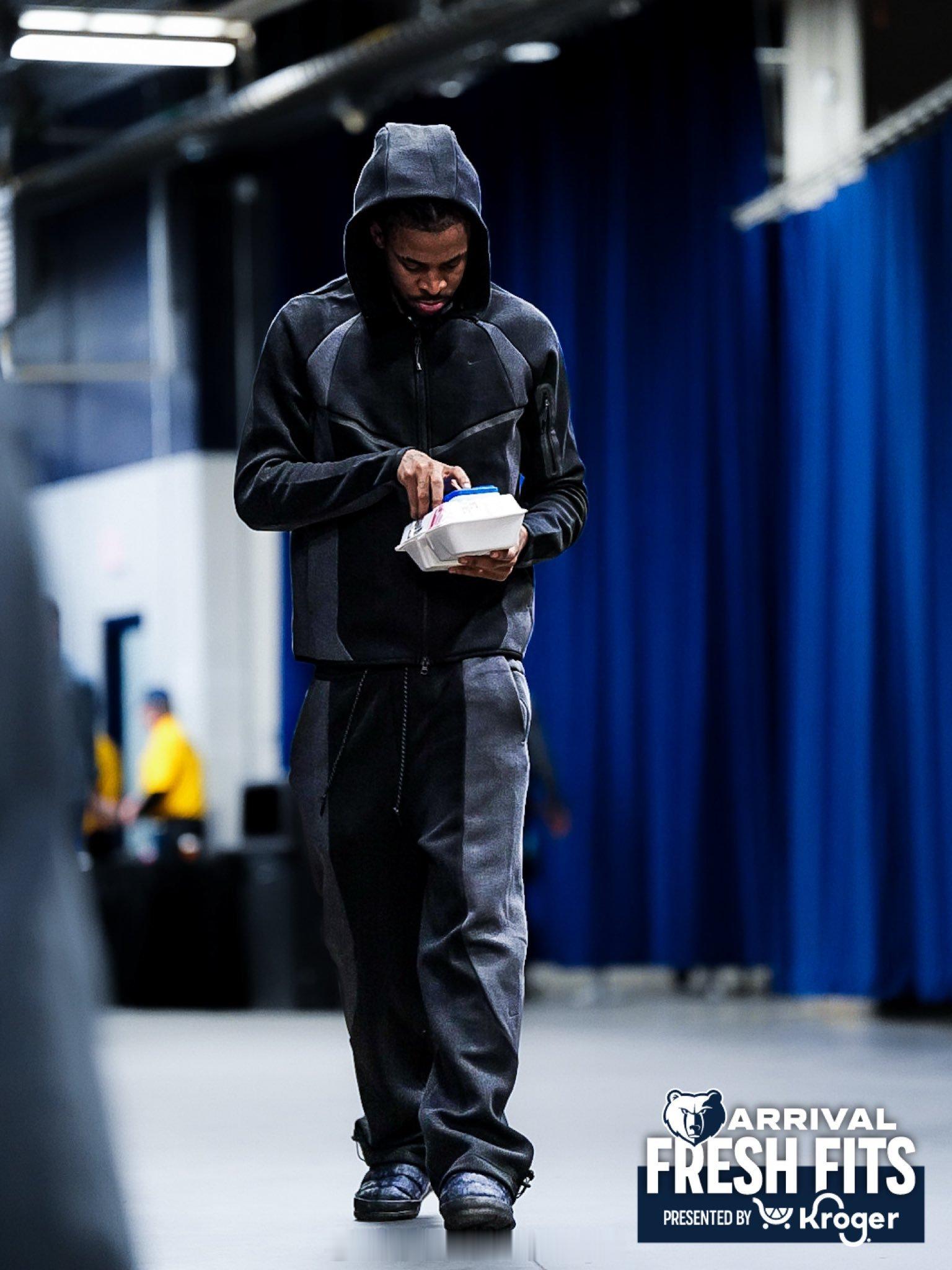 莫兰特，今天依然做场下最靓的仔！ 莫兰特灰熊vs雷霆热爱篮不住