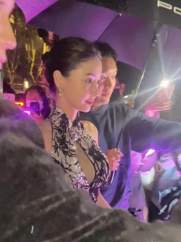 天呐，baby眼睛真的好大，爱了爱了 ​​​
