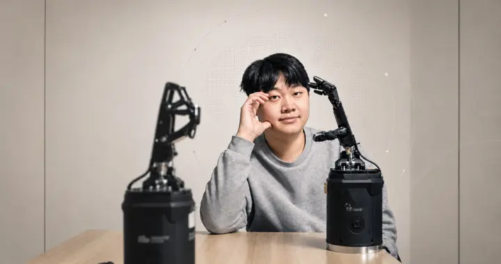 融资超20亿，这位00后用人类数据做机器人的“世界模型”