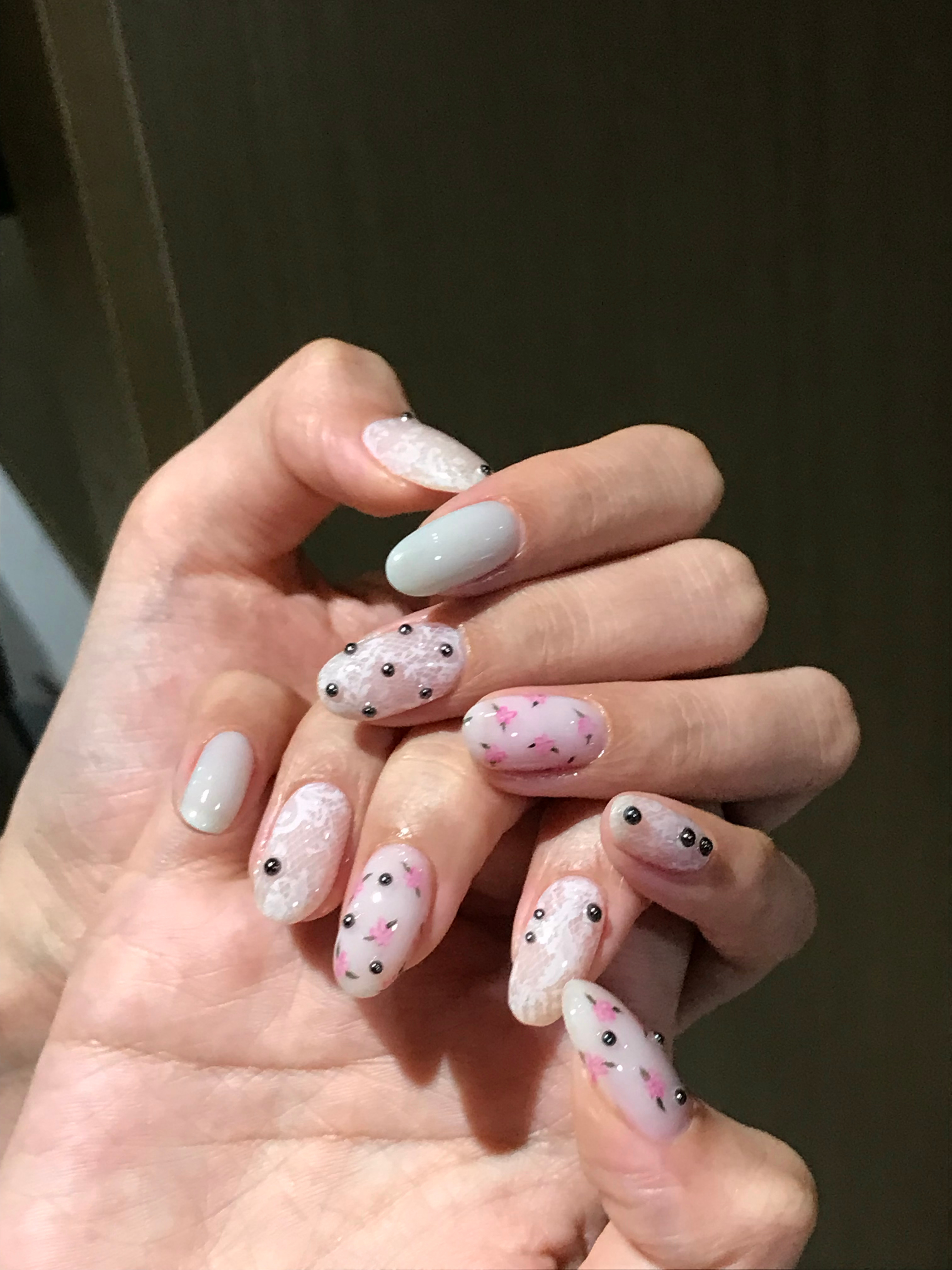 做了四个小时的美甲还不错的！非常的夏日！ 