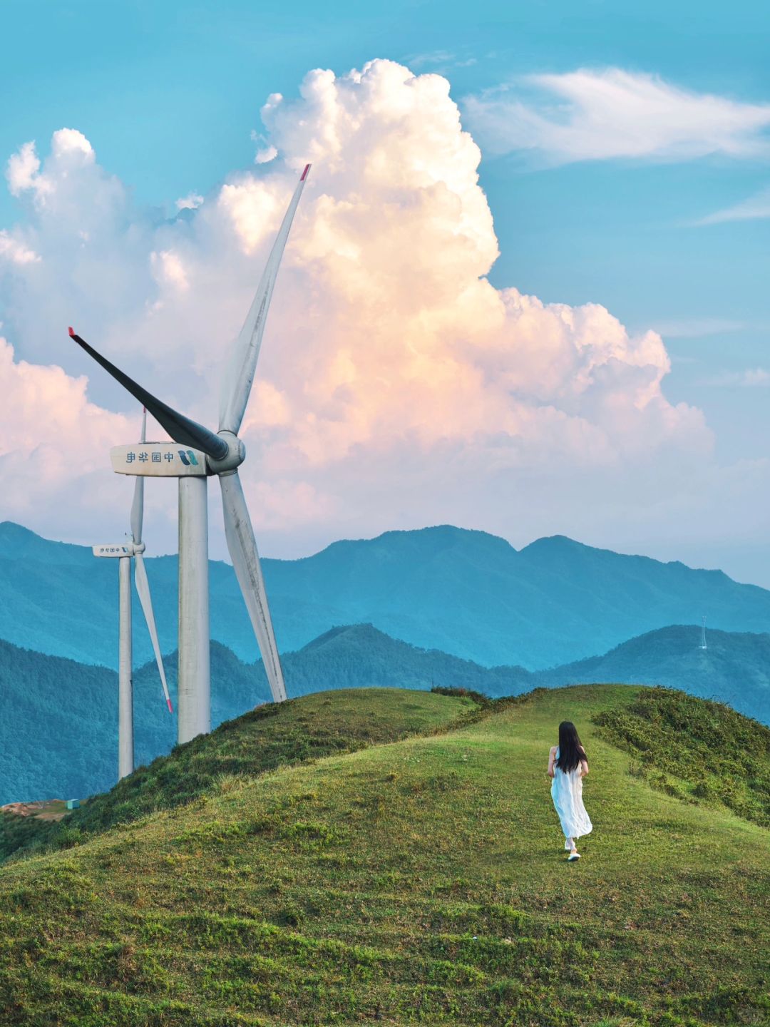这不是新疆‼️广东超小众的宝藏风车山太美啦