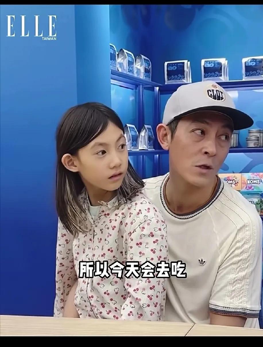 陈冠希曾经是出了名的花花公子，变成了如今的女儿奴。每次看到他们父女俩出镜，满眼都