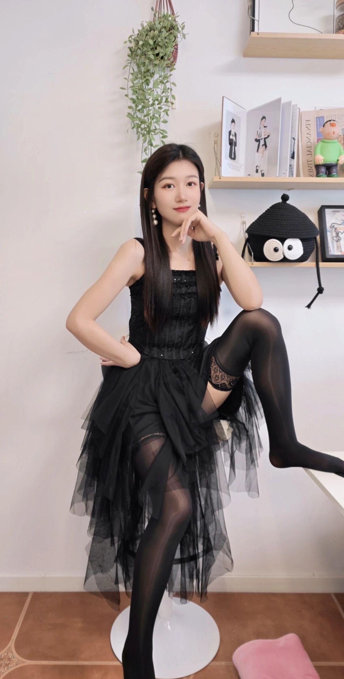 看看气质女神的穿着搭配吧[kiss]