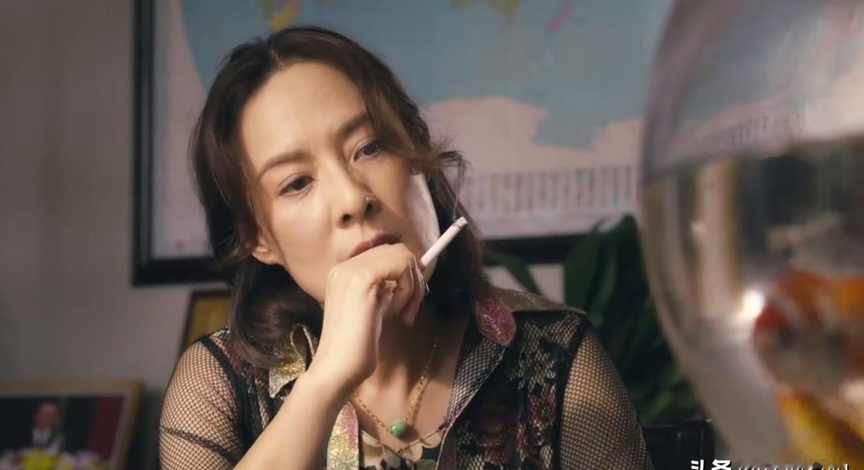 梦见自己功成名就，娶了校花，好兄弟都来跪舔你。
可你最好的兄弟张扬，突然要你喊他