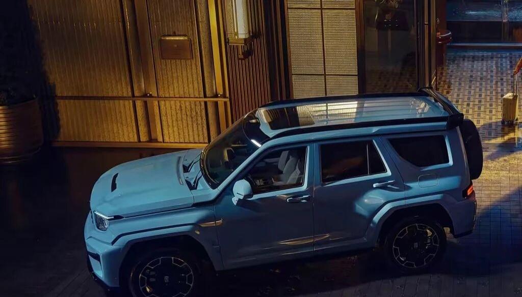 硬派越野再进阶！坦克700 Hi4-Z首发亮相，插混加持纯电续航190km从坦克