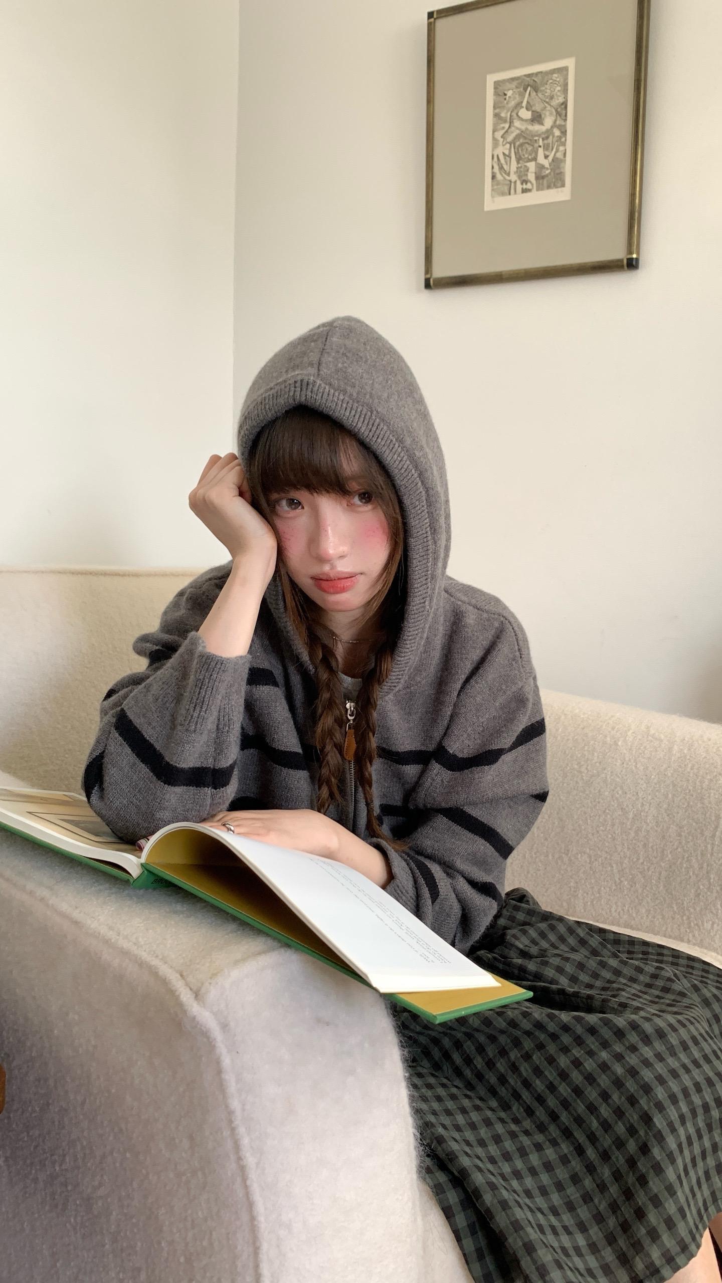 我说很想你 你说总有一天会忘记。