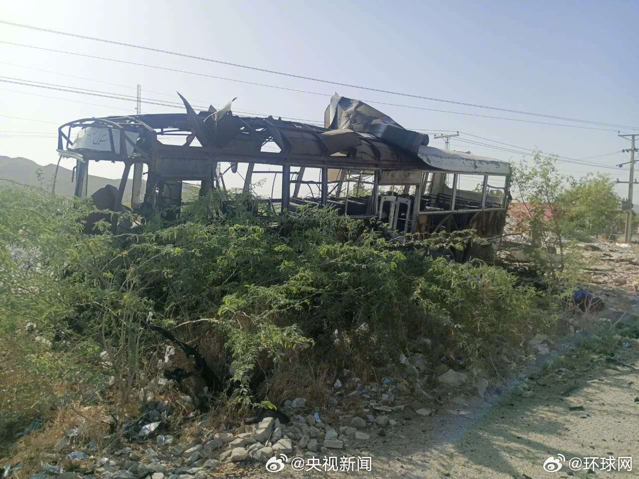 #巴基斯坦发生校车爆炸事件# #巴基斯坦一校车爆炸致5名儿童死亡# 5月21日，