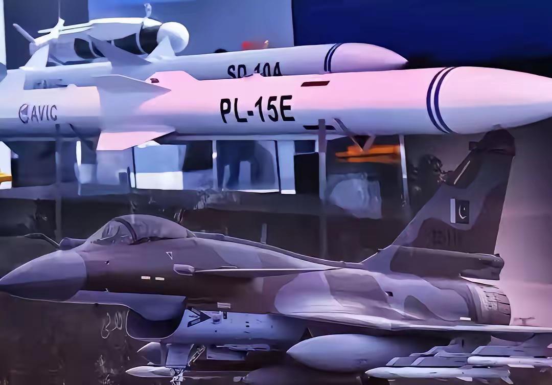 沙特终于发现了，美国靠不住，必须要巴基斯坦歼10，枭龙战机进场保护。沙特看明白了