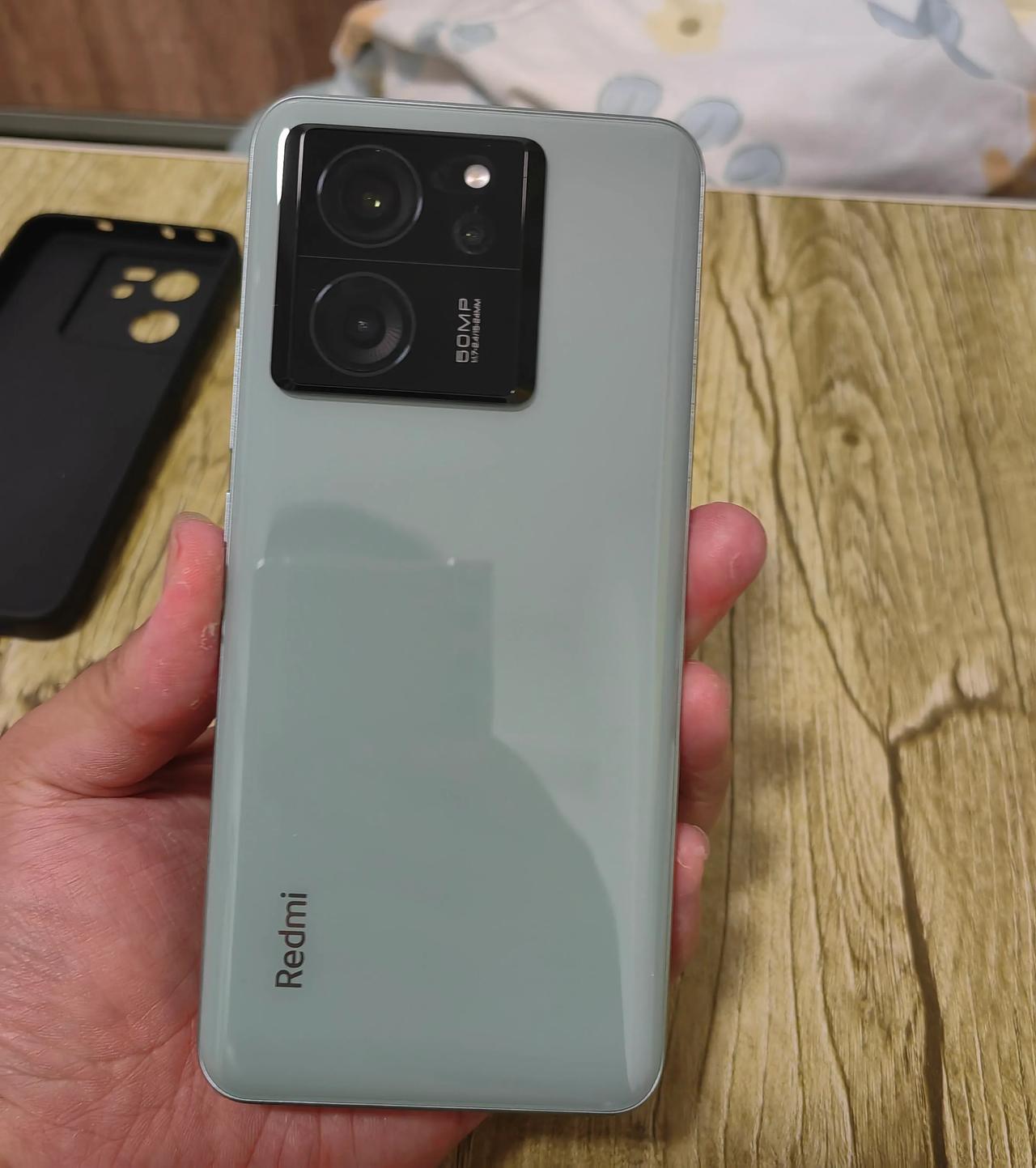 红米是不是失策了，k60至尊版，猛过8gen2旗舰，这波首发党血赚了！
1.天