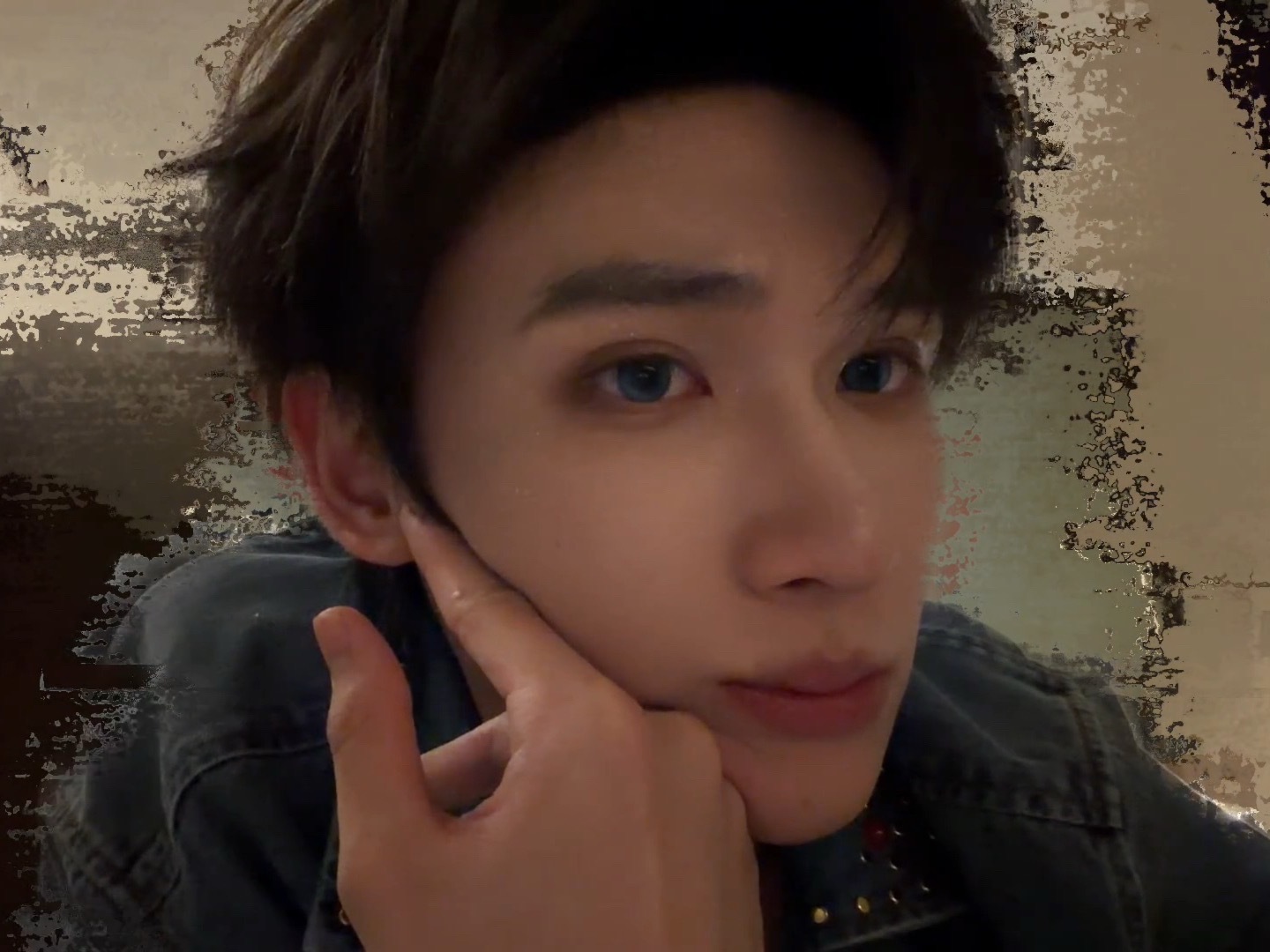 时代峰峻连助理都有私生私生行为不可取，没必要娱乐化多多关注艺人本身