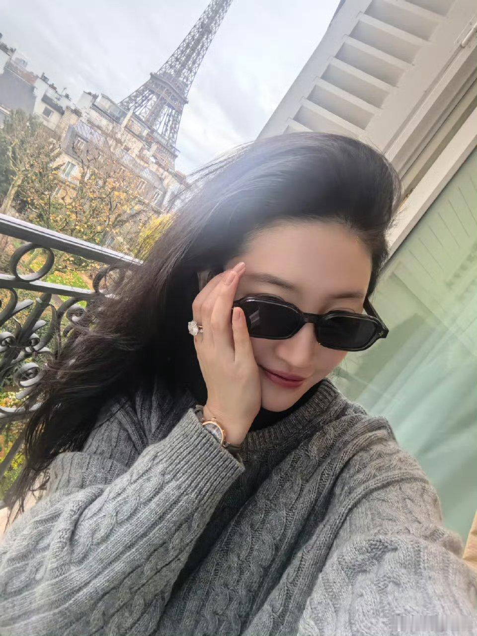 刘亦菲新鲜的自拍！好漂亮