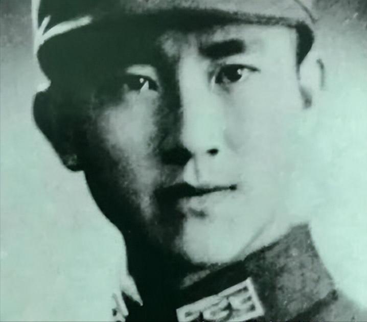 1934年，大特务王天木和手下在北平逛妓院时，打死了一个醉汉后装入箱子。案发后，
