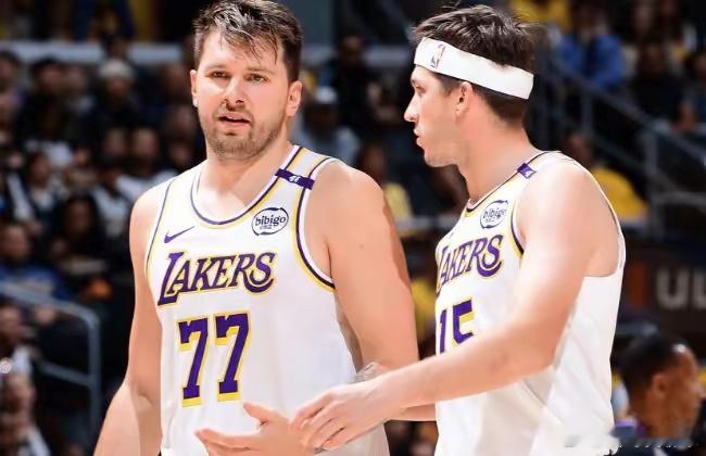 鹈鹕vs湖人湖人这也太顺了！今日NBA常规赛，湖人在主场与鹈鹕的对决落下帷幕。全