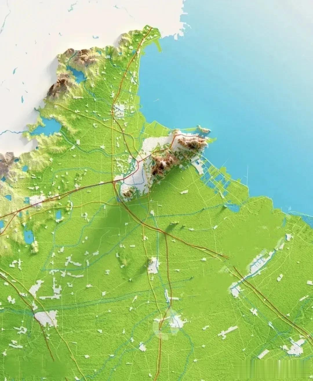 连云港的山是纯海拔，其实不低。内地有的山麓已经海拔数百米。
江苏的山一半在连云港