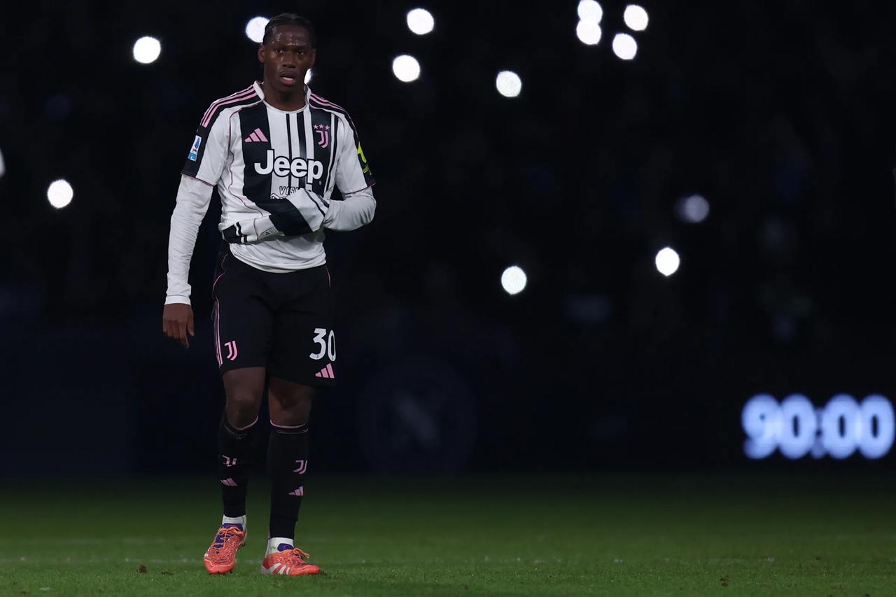 【i人戴维被孤立？】全体育消息：戴维加盟尤文图斯时沉默寡言，他性格内向，不仅面临