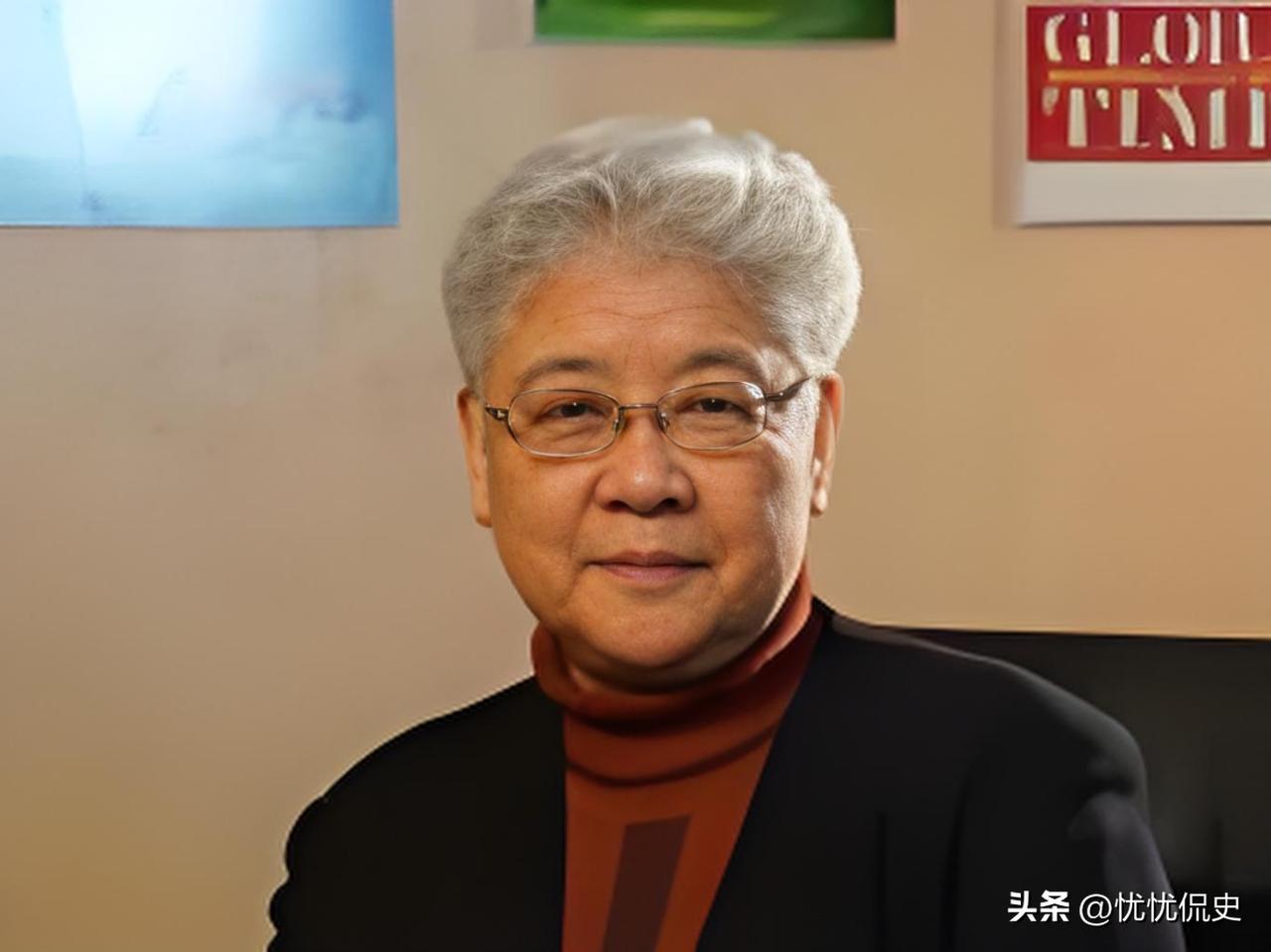 1977年9月，唐闻生被下放到“五七干校”劳动，从此她远离了工作多年的外交系统。