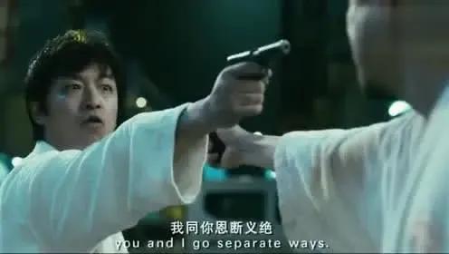 黄渤教你：出国不会外语也能玩得转
 
主持人问黄渤：“出国不会外语咋办？总不能一