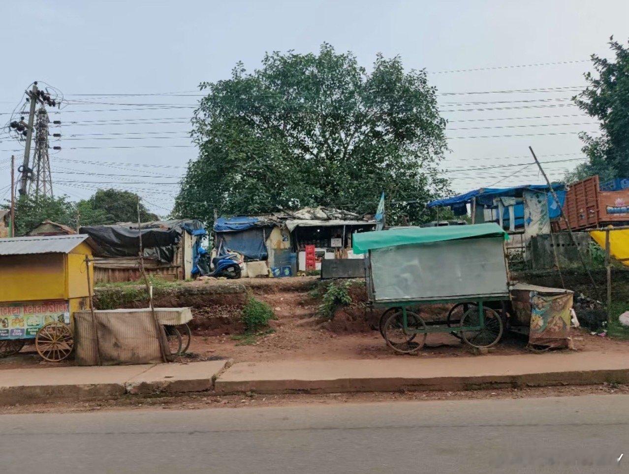 这环境也就不错了我觉得泰国比这里还差[微笑]只要不是在中日韩/欧洲办的比赛都是这