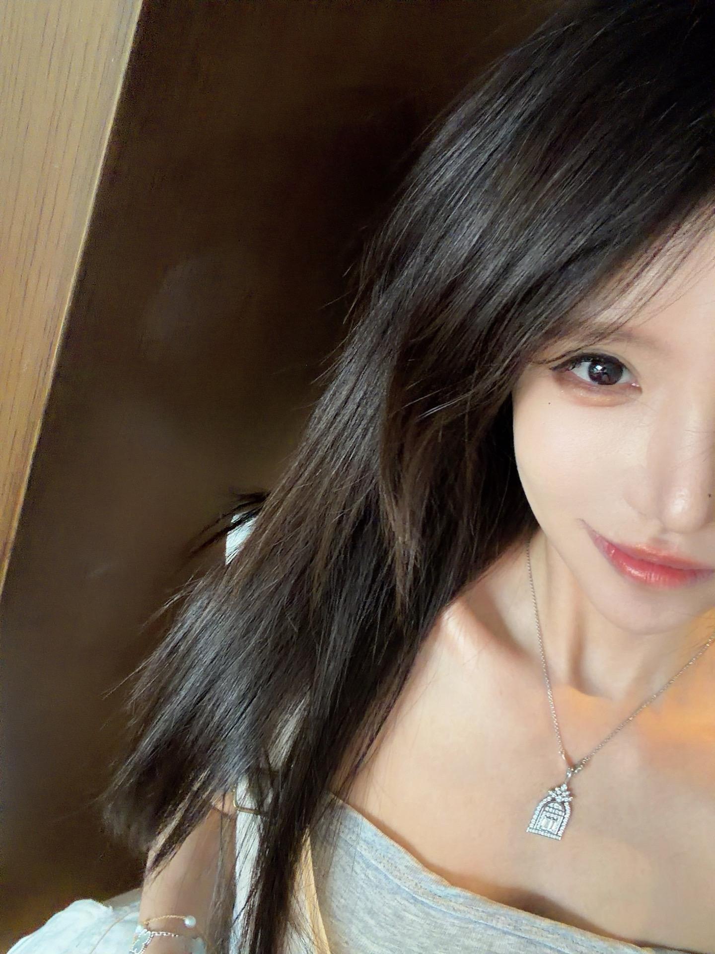 在下竟着了迷，吻了你