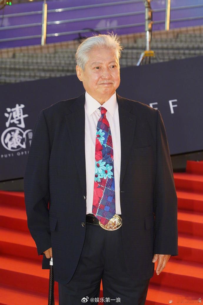 洪天明回应爸爸洪金宝暴瘦 据港媒，洪金宝昨日出席金像奖颁奖礼被指暴瘦，儿子洪天明