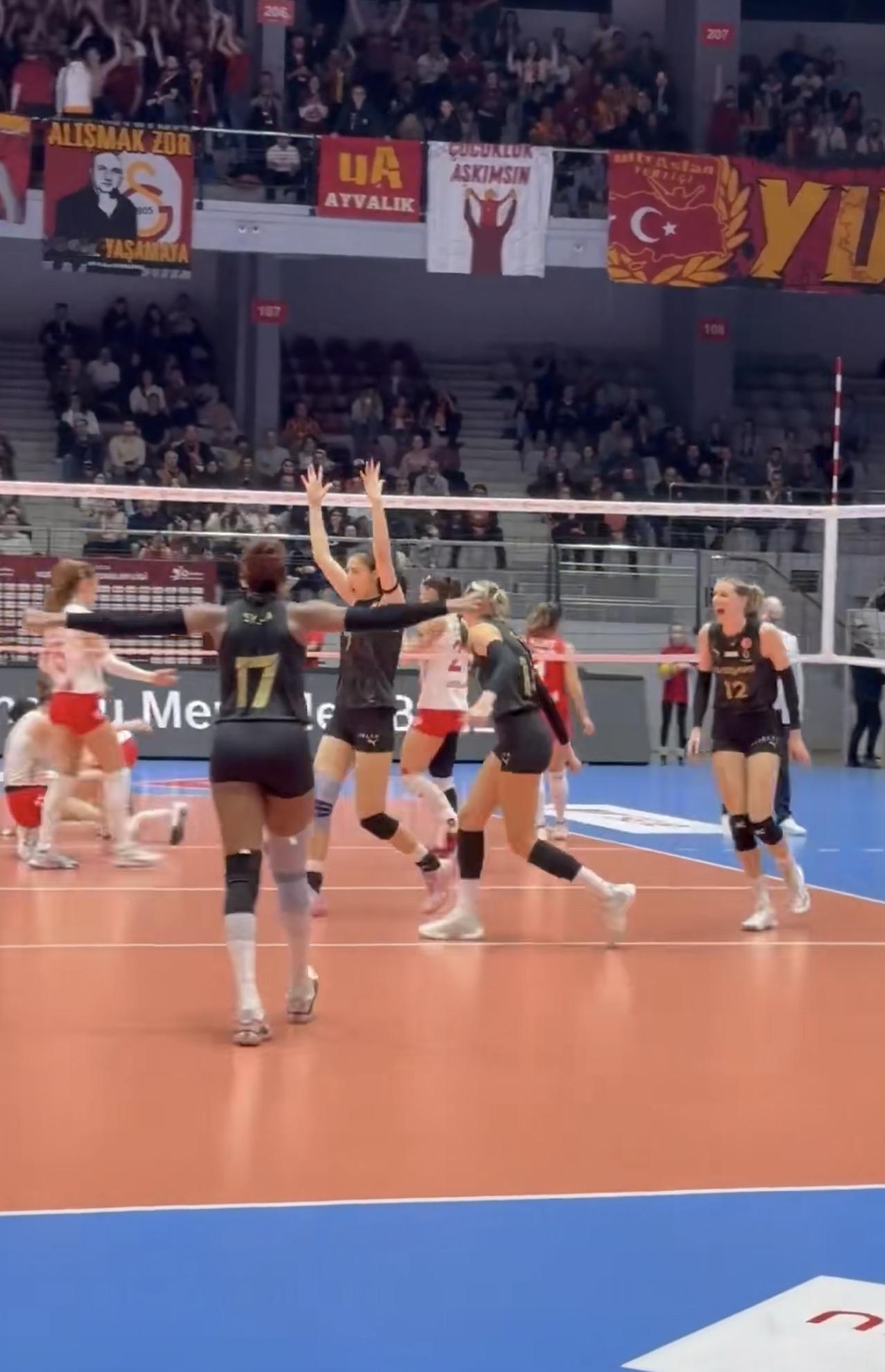 王媛媛仅用一场比赛就征服土超

这场比赛对阵阿拉斯，加拉塔萨雷女排客场3-1（2