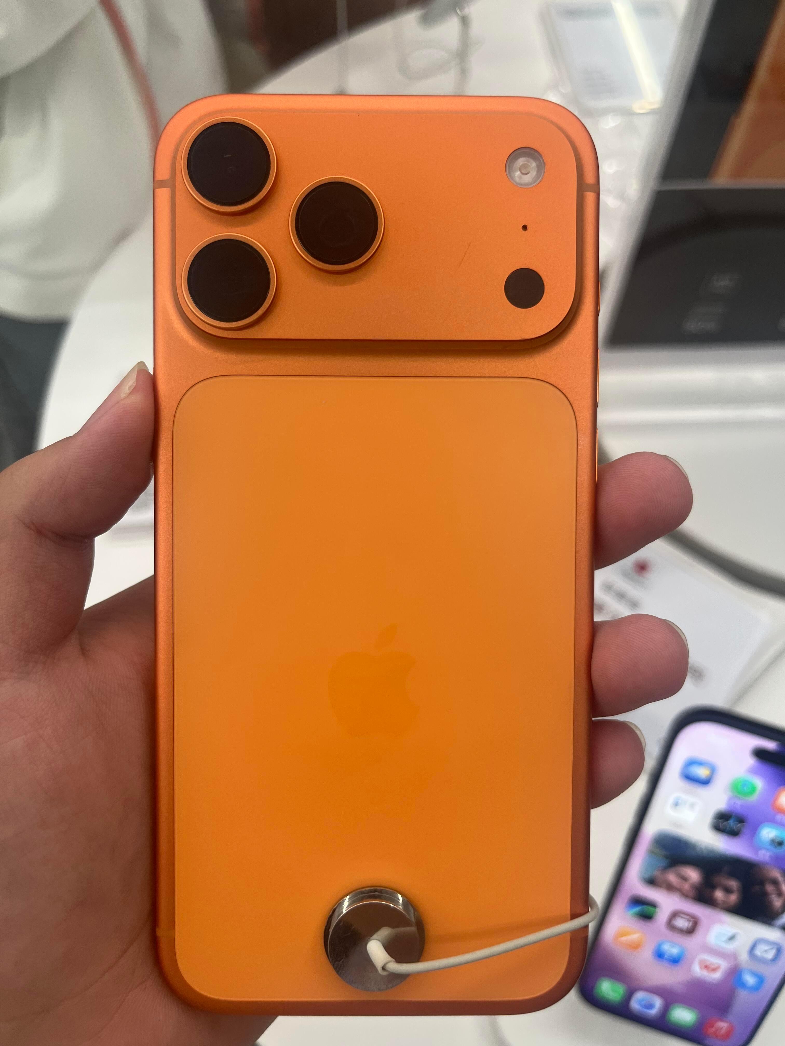 看看历代iPhone Pro的前脸变化，听说这次18Pro的灵动岛还要再小35%