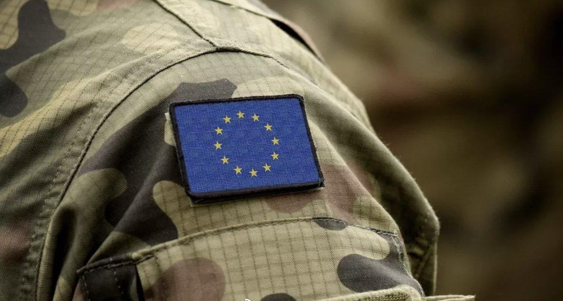 彻底撕破脸！伊朗反手把欧盟27国海空军列为恐怖组织
 
这事是欧盟先动手，把伊朗