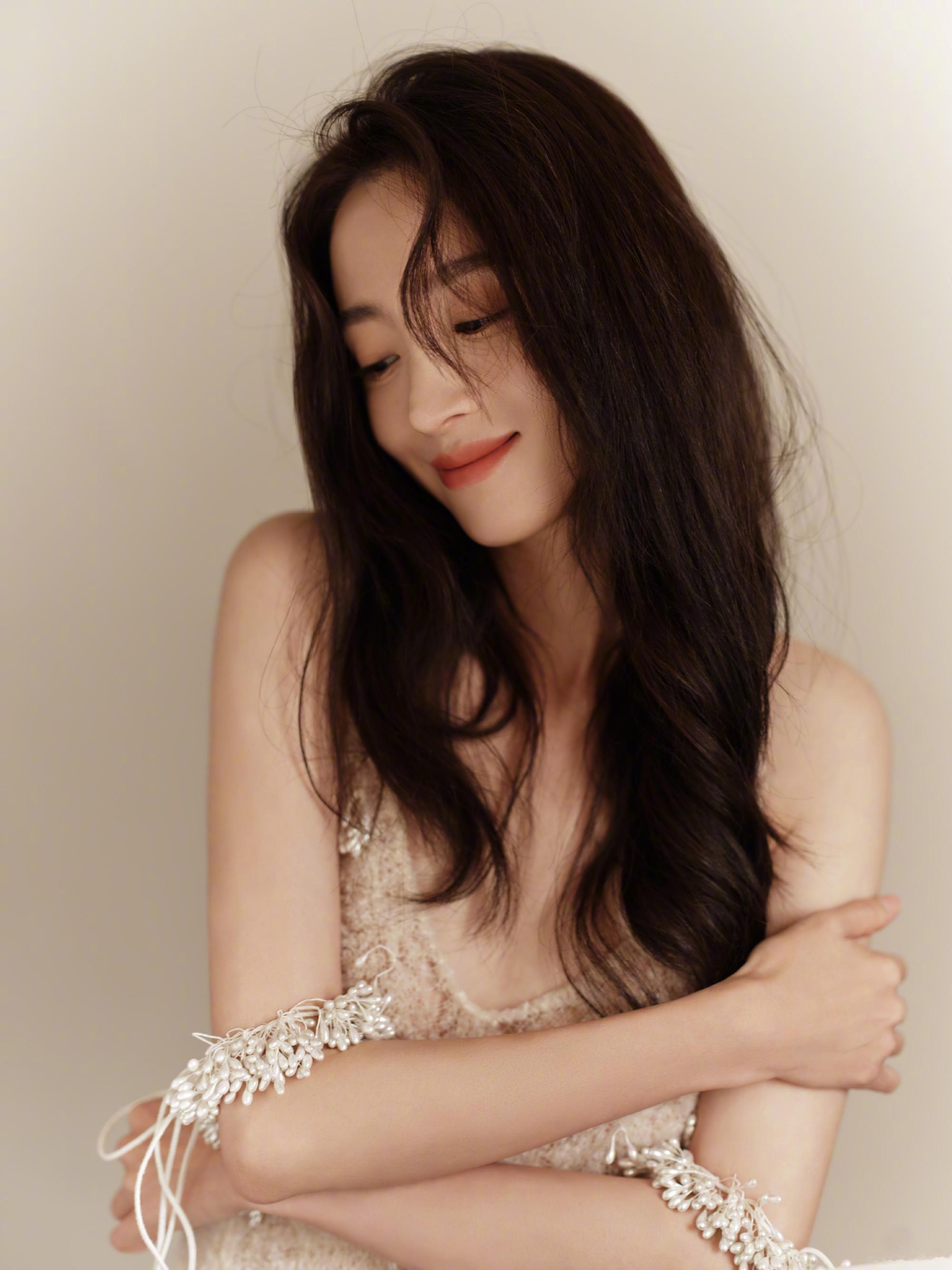胡冰卿中式红唇美人  我那清冷的白月光[泪] 