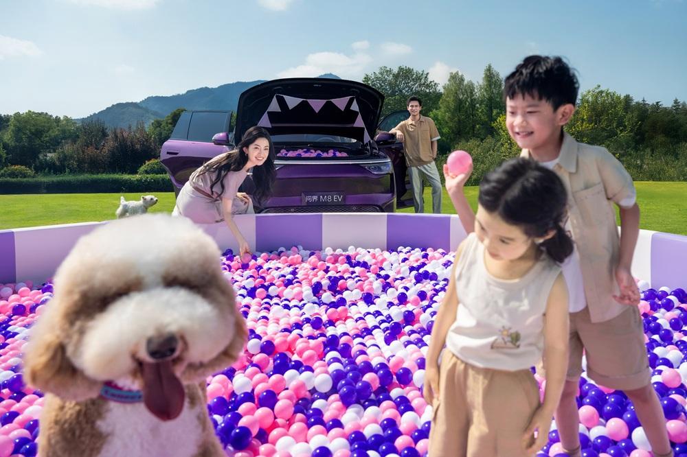 轻松应对春节停车难，问界M8 OTA就近泊车让归乡更省心
春节返乡，除了长途跋涉