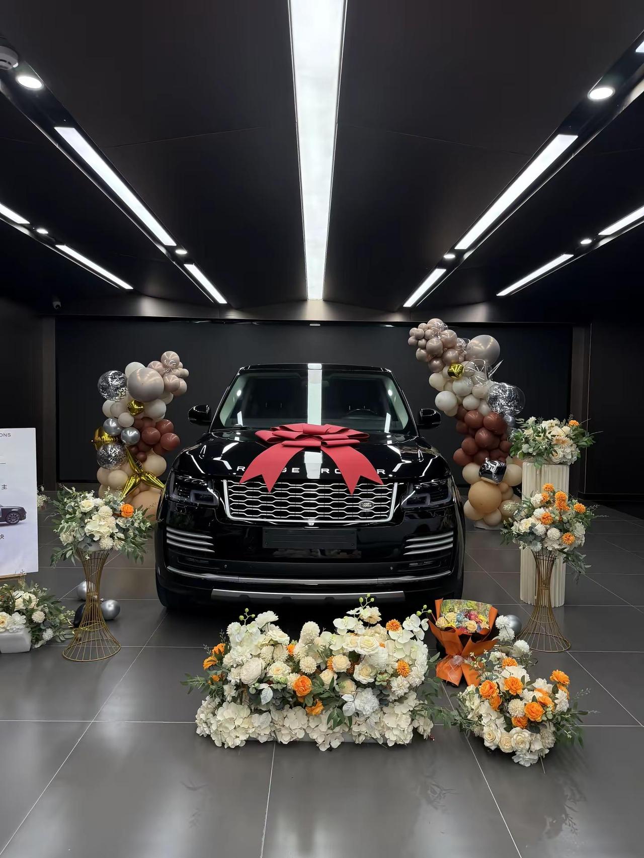 预祝各位今年都可以成为尊敬的路虎揽胜车主路虎揽胜