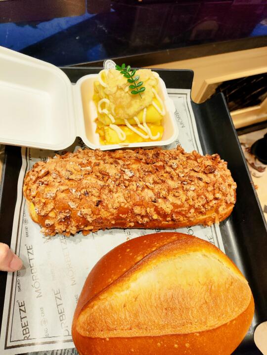 面包脑袋挪不开脚了🍞