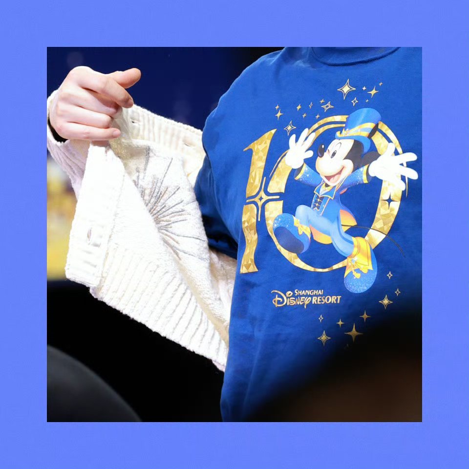 刘宇宁出席上海迪士尼生日庆典今天是上海迪士尼度假区10周年生日庆典（主题：加你更