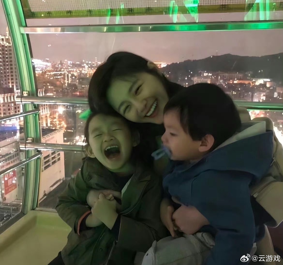 曝大S前夫还有一个女儿网络上再度翻出多年前的旧传闻，网传汪小菲在与大S相识之前，