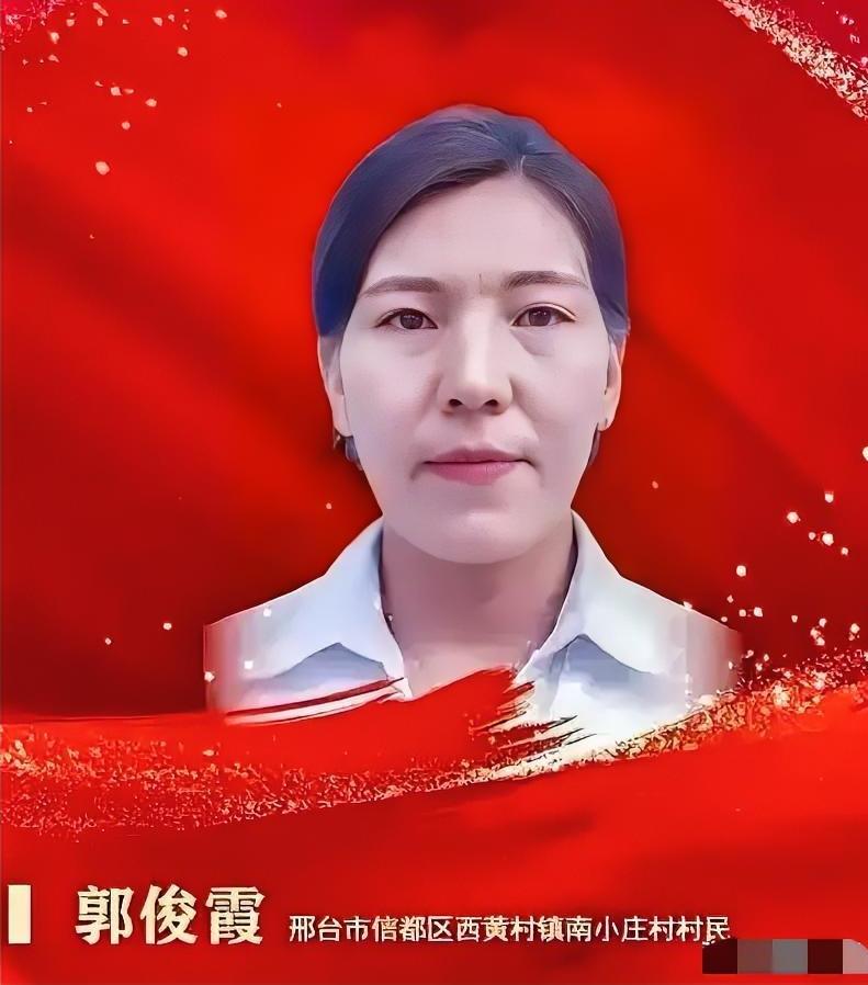 河北邢台一女子跟着丈夫跑大车，生活并不富裕，谁成想，邻居夫妻突然离世，留下一儿一