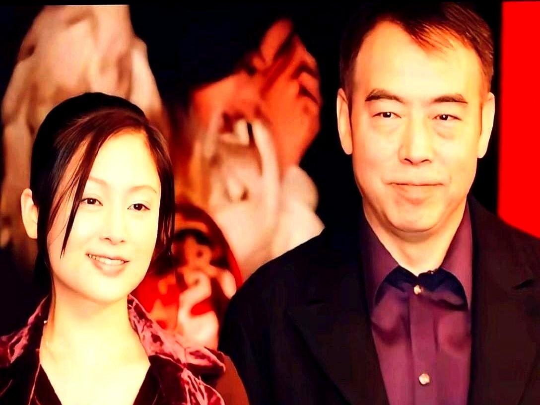 16岁差距也能白头

这事儿在陈凯歌和陈红身上就不是一句空话。

很多人觉得过日