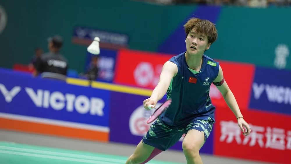 陈雨菲成功晋级中公8强2025年中国羽毛球公开赛女单1/8比赛中，国羽女单内战对