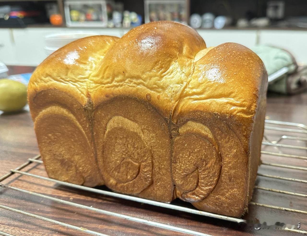 生育津贴没了……
从医保窗口出来，到现在已经一个小时了，我的眼泪还是停不下来。我