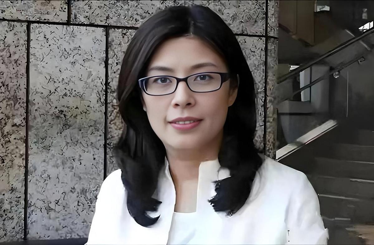 国民党终究是扶不上墙的烂泥，郑丽文急切访美寻求洋主子的认可
 
郑丽文作为当下国