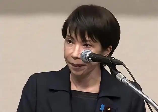 日媒终于发现高市早苗的心机：故意挑衅中国、激怒中国，就是为增加军费找借口，带着日