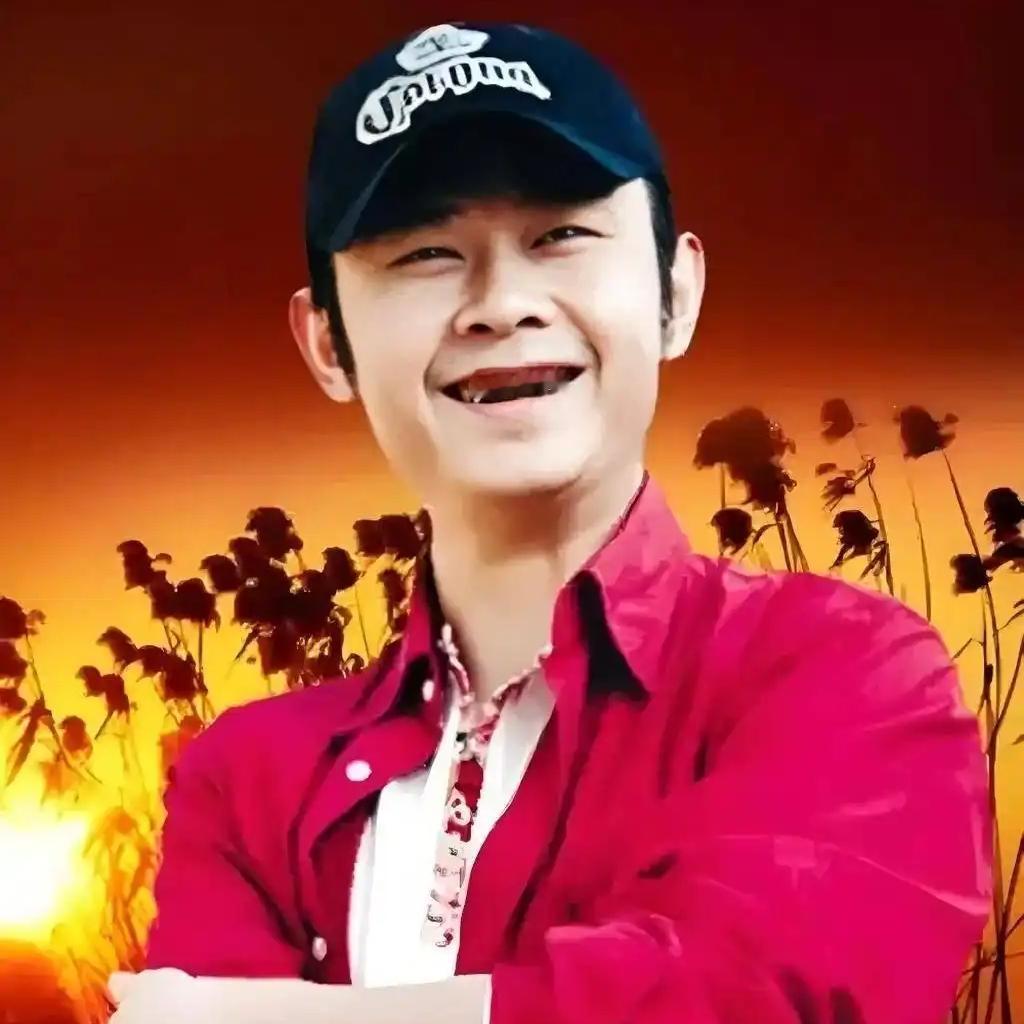 刀郎说女儿从来没在学校里说过爸爸的名字，如果有人问起，她就说爸爸是卖西瓜的。
